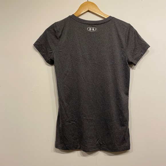 **$5 SALE** Under Armour Grey Crew New Workout T-Shirt Size Small - Picture 2 of 2